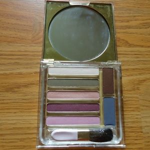Estee Lauder eye shadow compact  palette .